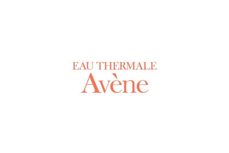 Logo von Eau Thermale Avène in einem klaren, modernen Schriftzug mit orangefarbenem Schriftzug auf weißem Hintergrund.